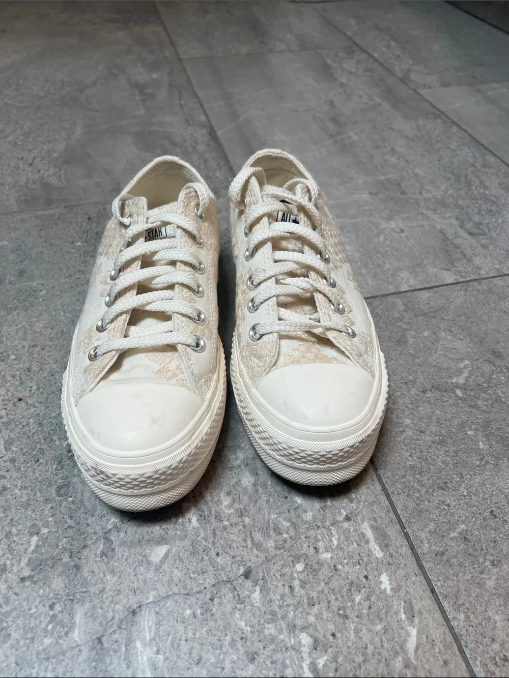 Women’s Converse Sneakers